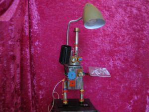 Voir le détail de cette oeuvre: lampe  robot